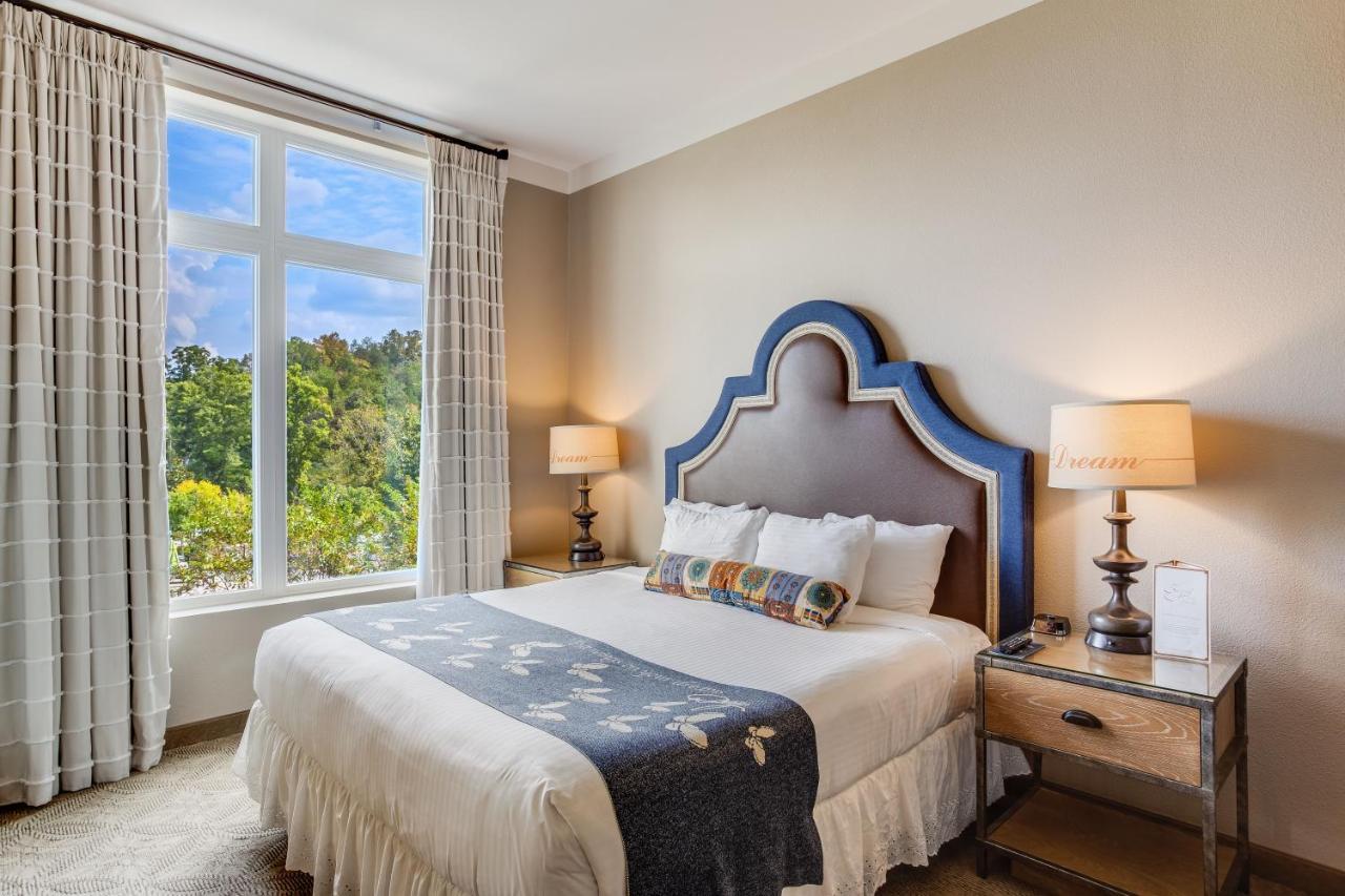 Dollywood'S Dreammore Resort And Spa Пиджен Фордж Екстериор снимка