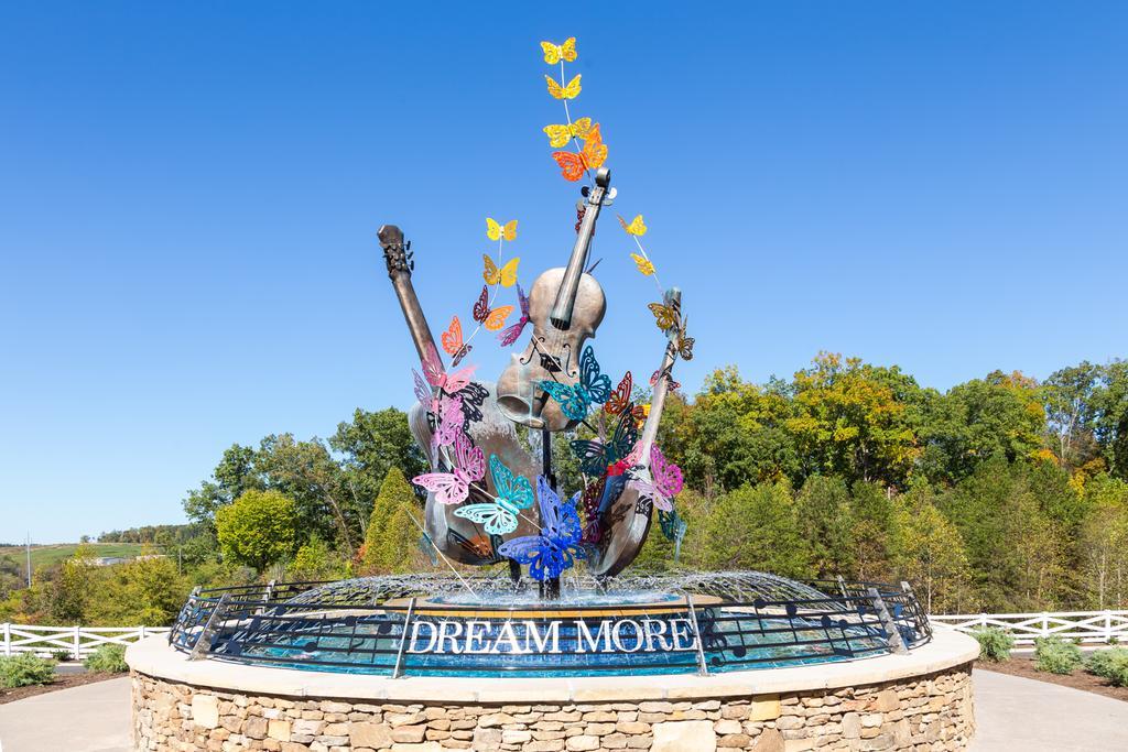 Dollywood'S Dreammore Resort And Spa Пиджен Фордж Екстериор снимка