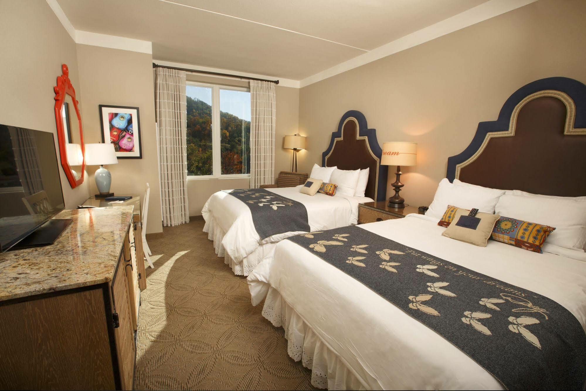 Dollywood'S Dreammore Resort And Spa Пиджен Фордж Екстериор снимка